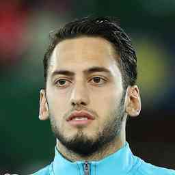 前锋成功突 前锋成功突