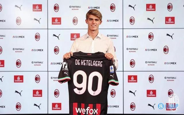 队中9名球 队中9名球