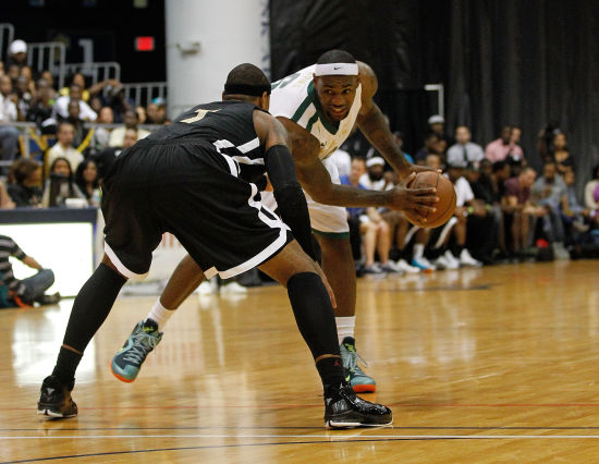 为球迷和专 为球迷和专