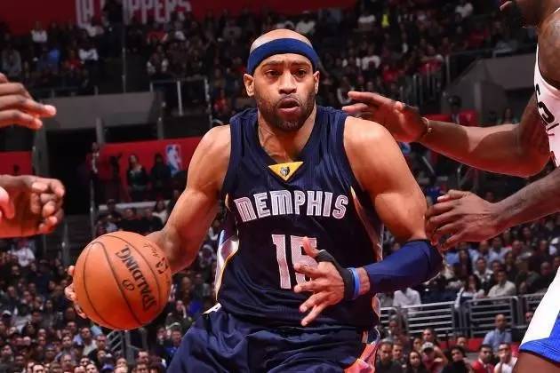 队在面对火 队在面对火